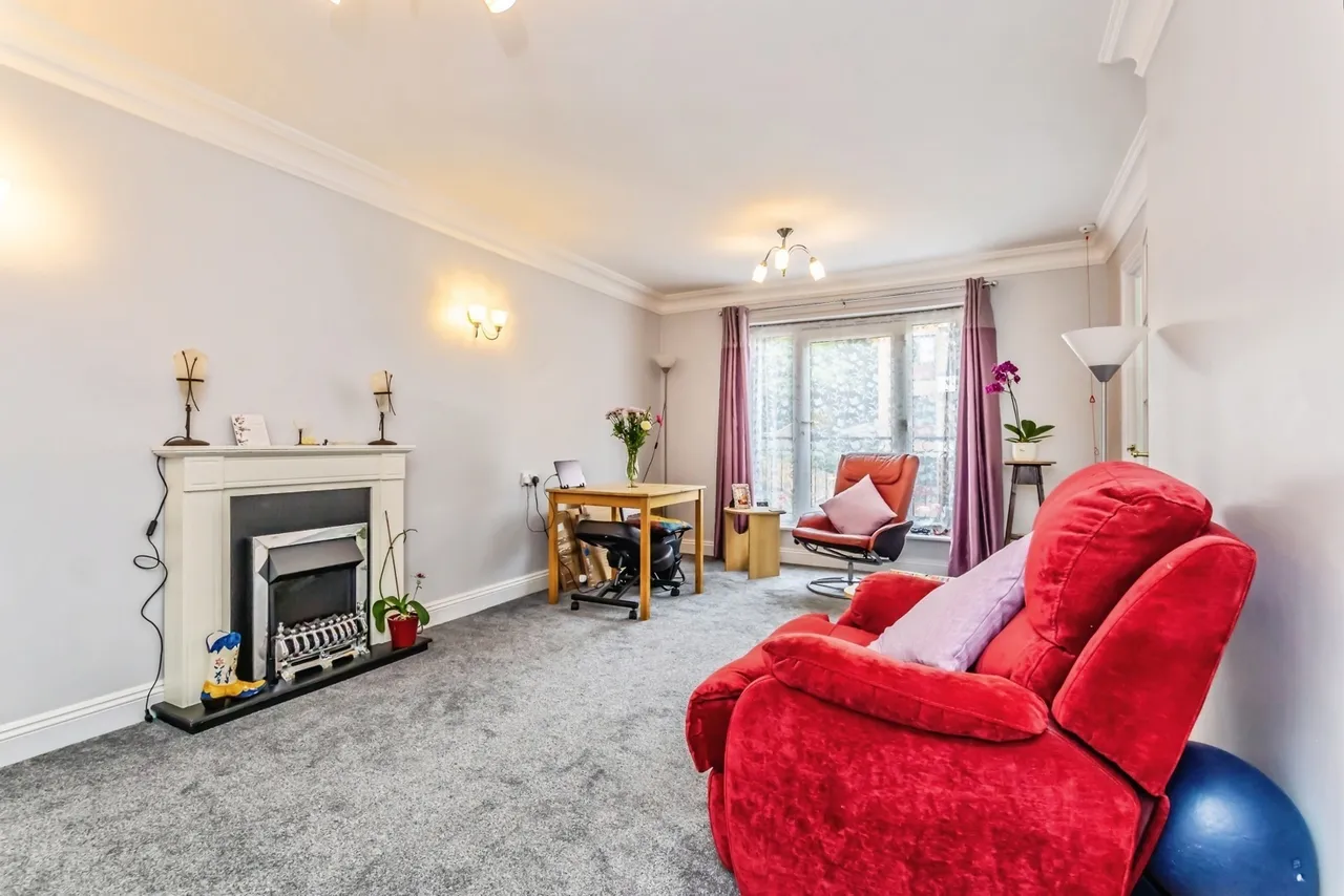 Pegasus Court, Stafford Road, Caterham, Surrey, CR3, photo 7