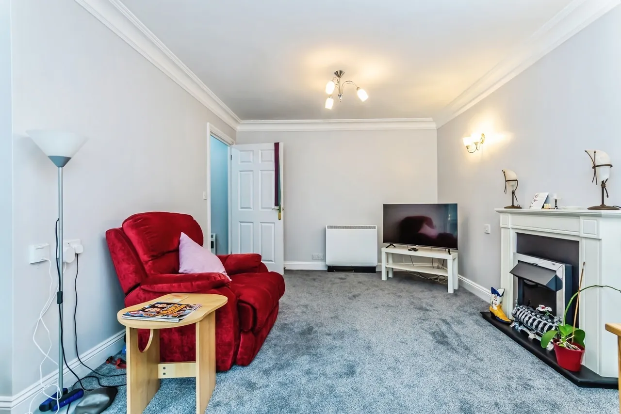 Pegasus Court, Stafford Road, Caterham, Surrey, CR3, photo 15