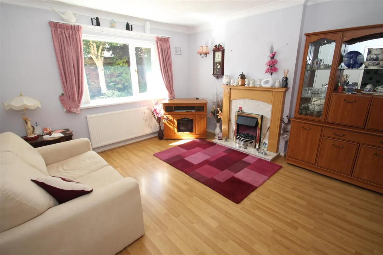 Stourbridge Road, Halesowen, photo 2