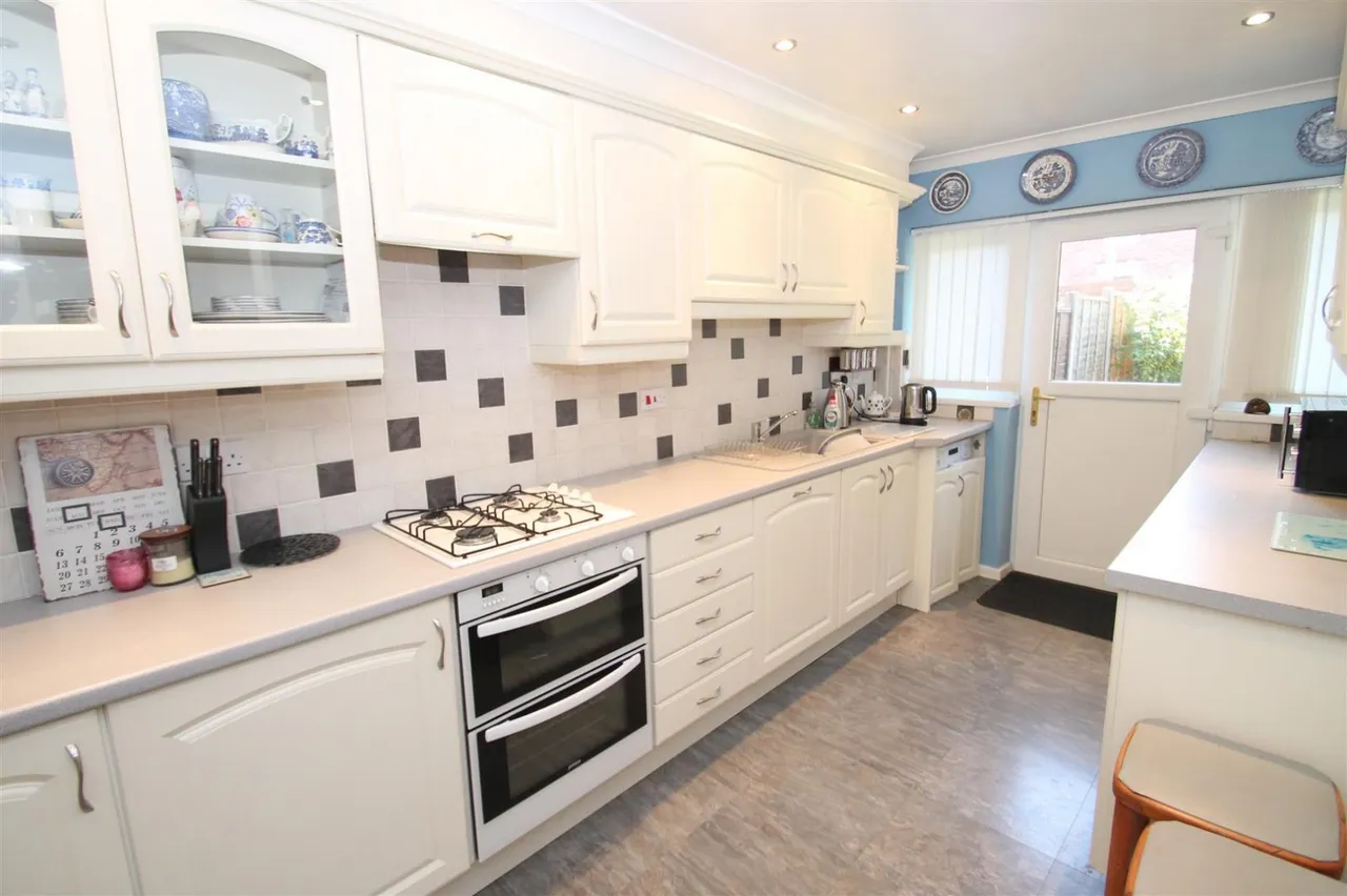 Stourbridge Road, Halesowen, photo 10