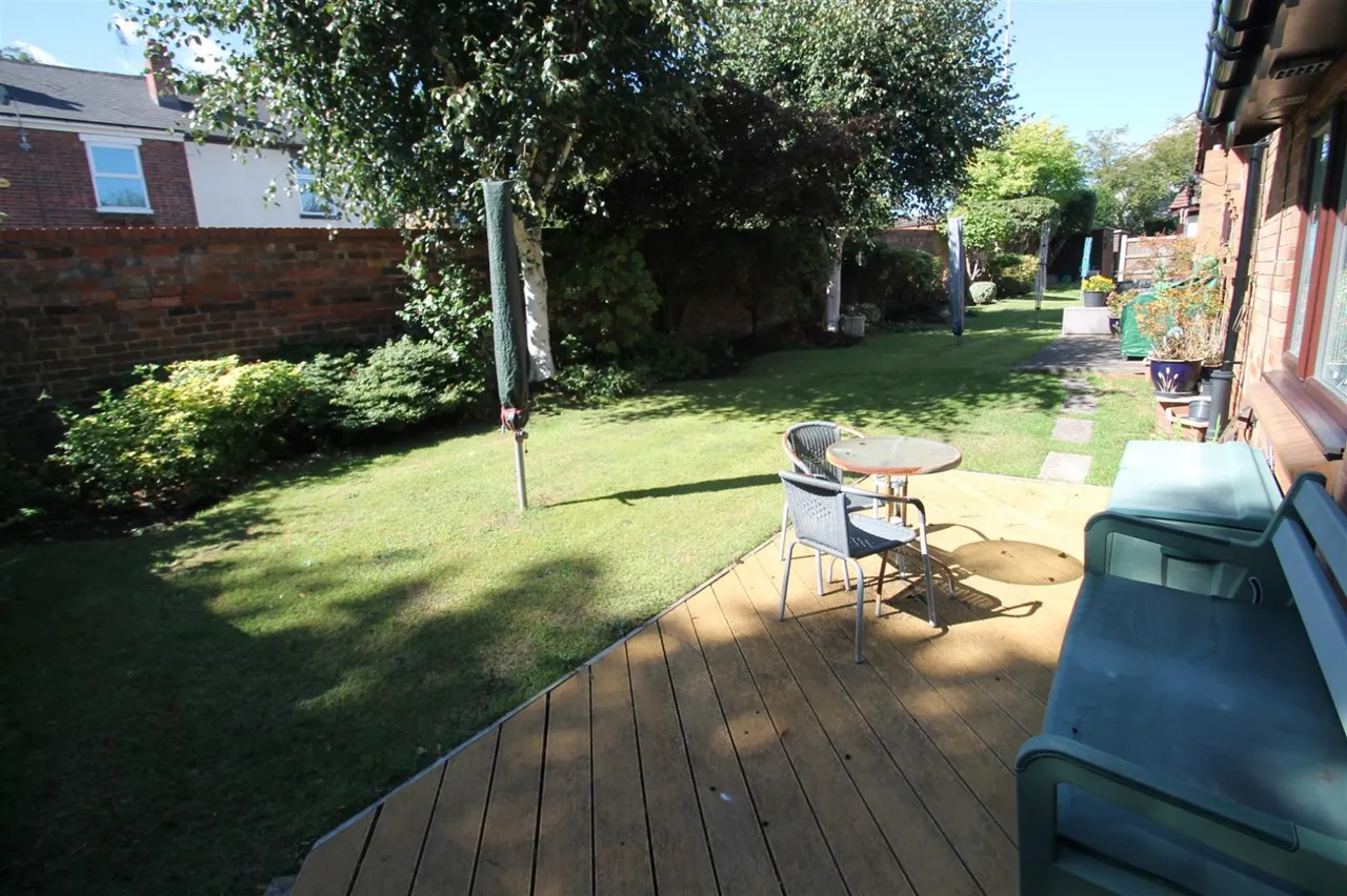 Stourbridge Road, Halesowen, photo 14