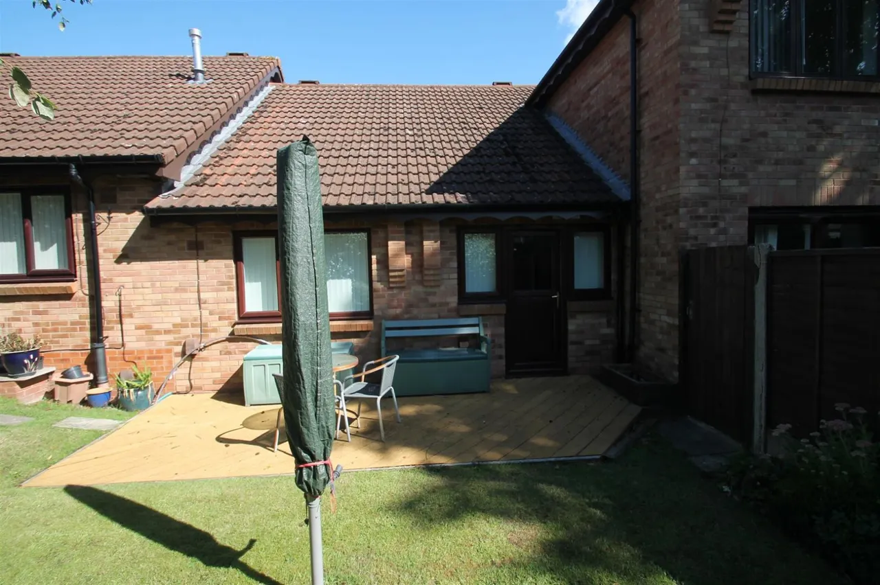 Stourbridge Road, Halesowen, photo 13