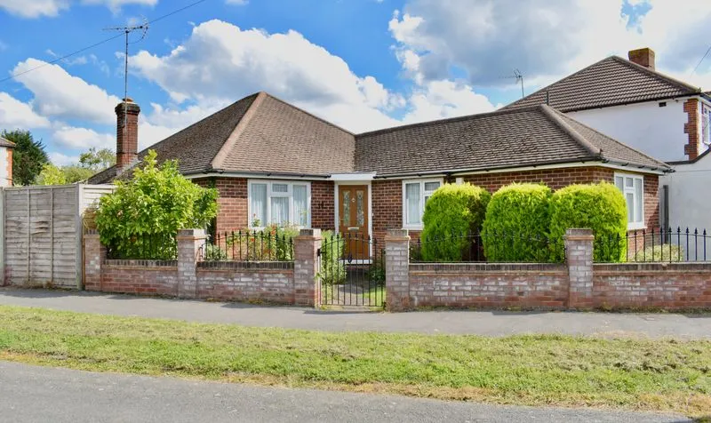 3 bed house for sale, Petters Road, Ashtead, KT21