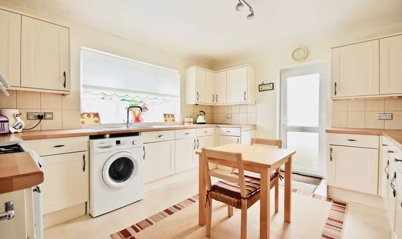 Petters Road, Ashtead, KT21, photo 7