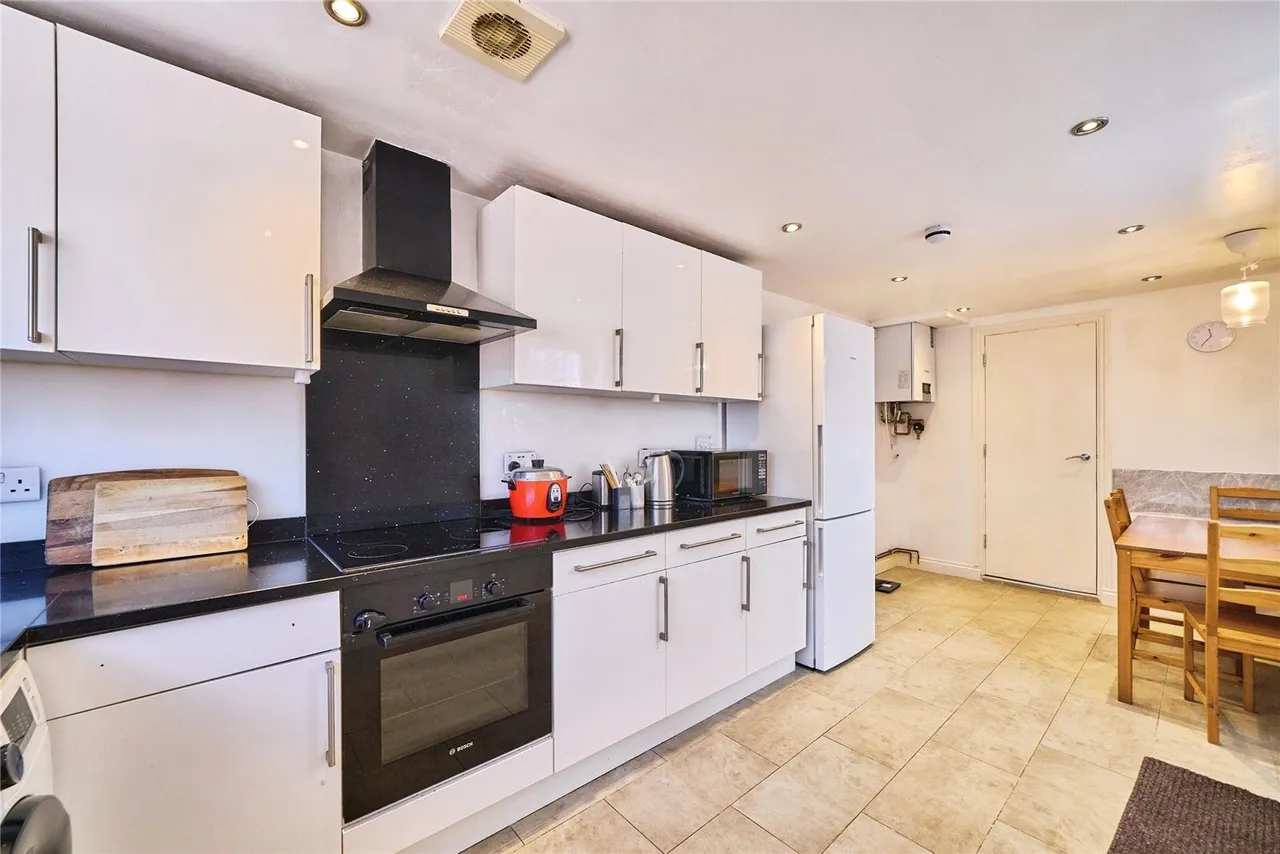 Middle Road, London, E13, photo 6