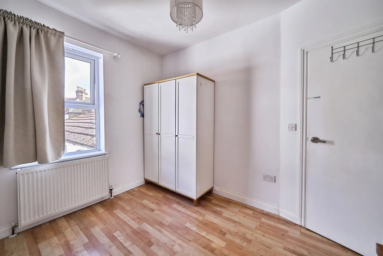 Middle Road, London, E13, photo 19