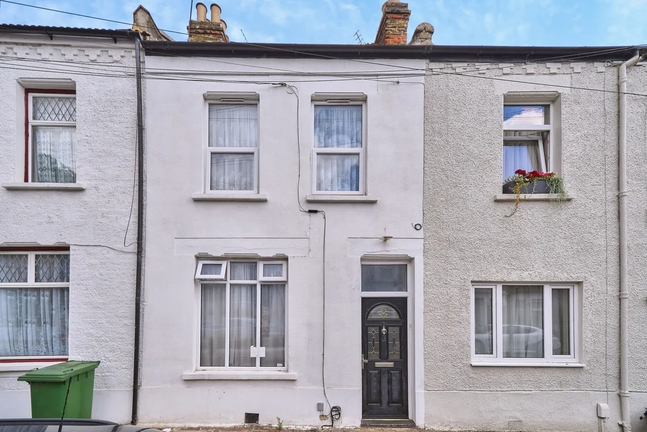 4 bed house for sale — Middle Road, London, E13
