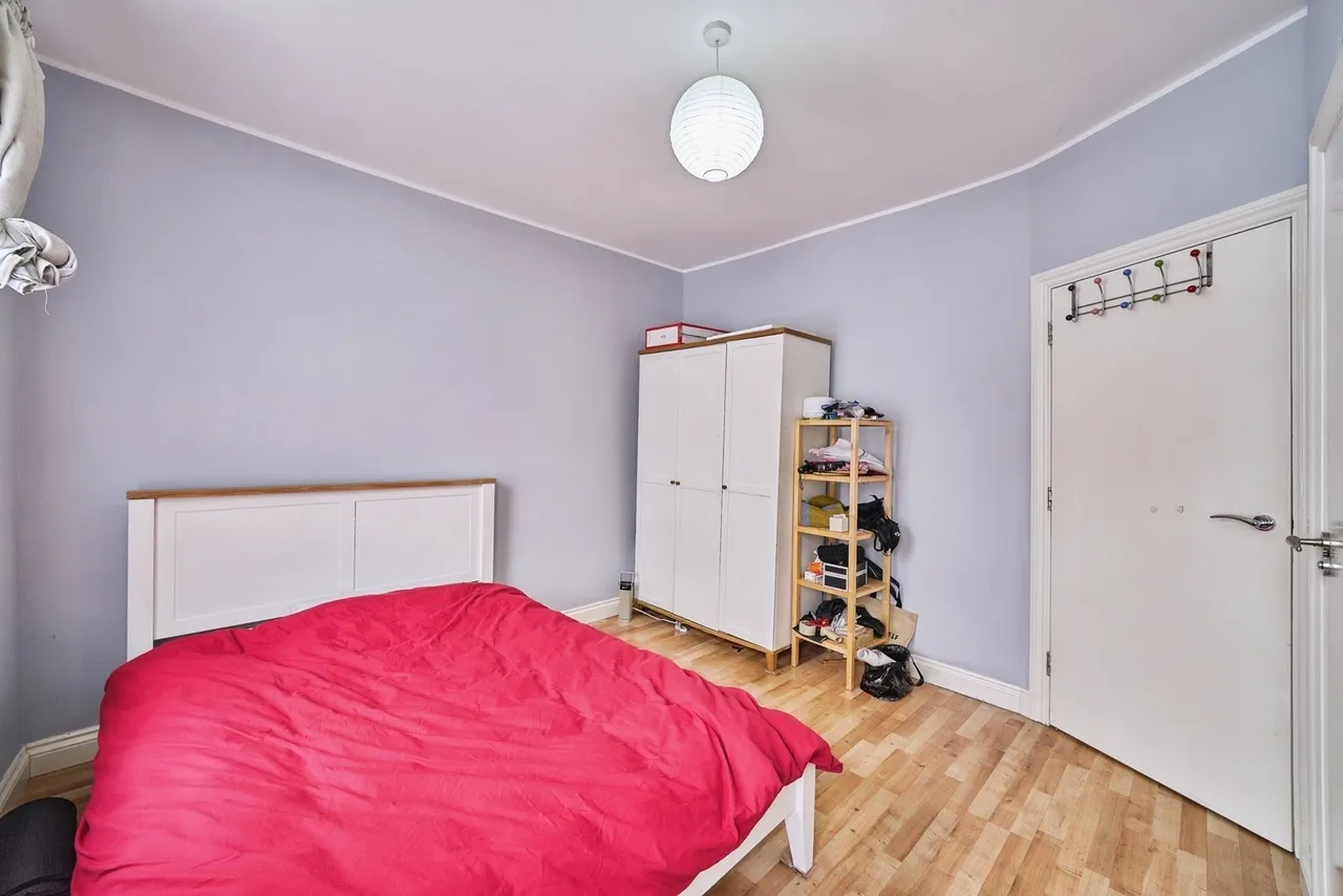 Middle Road, London, E13, photo 17