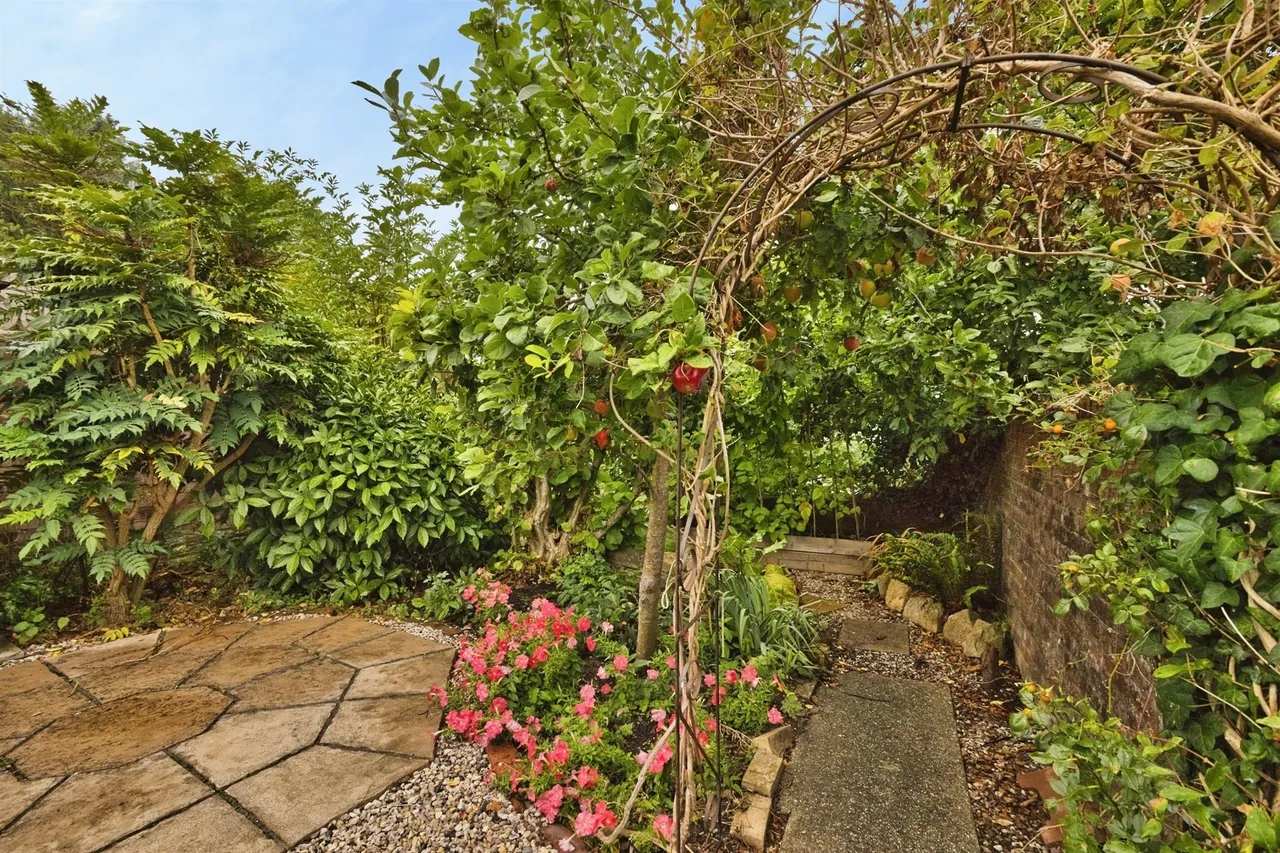 Hendford Hill, Yeovil, BA20, photo 26