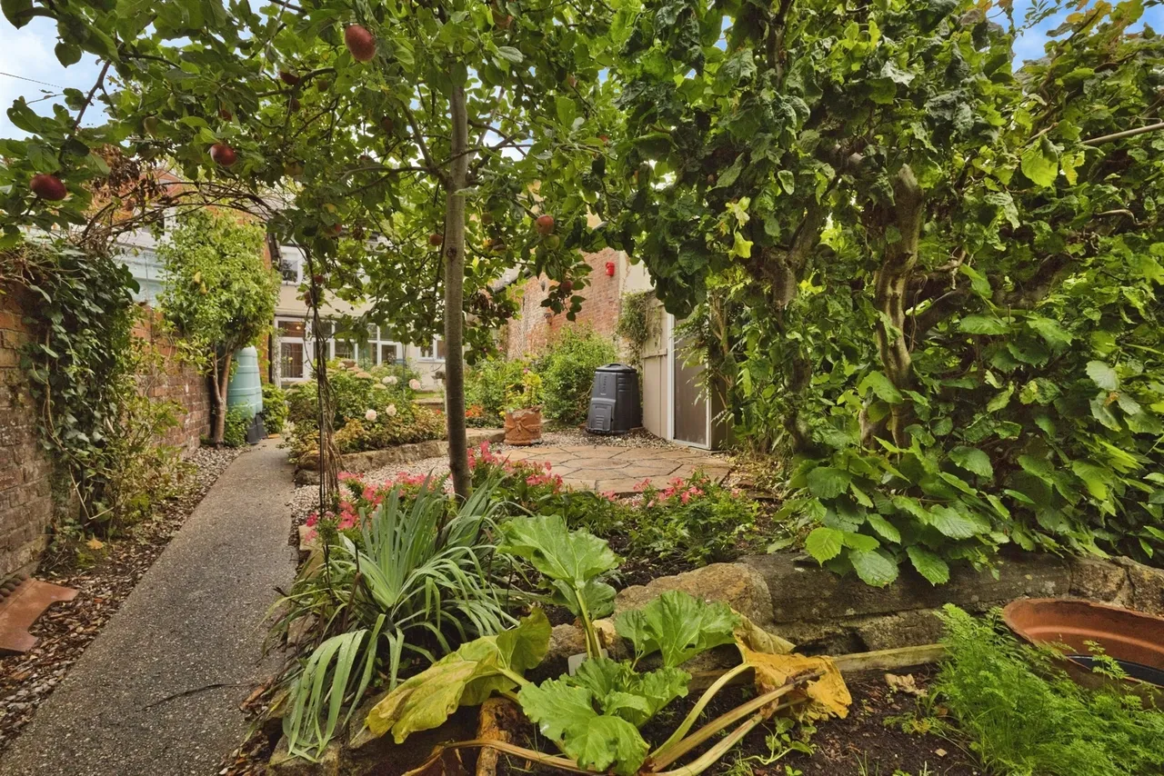 Hendford Hill, Yeovil, BA20, photo 25