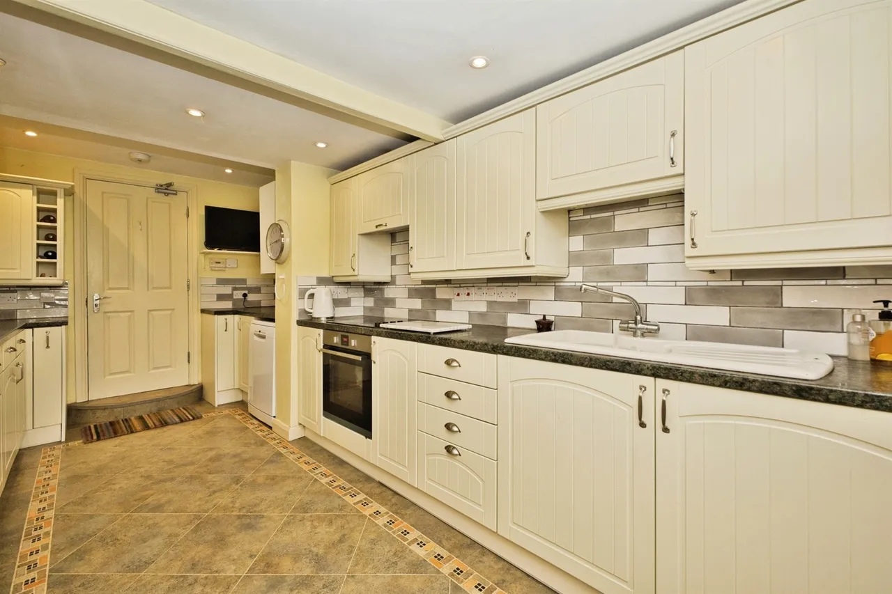 Hendford Hill, Yeovil, BA20, photo 6