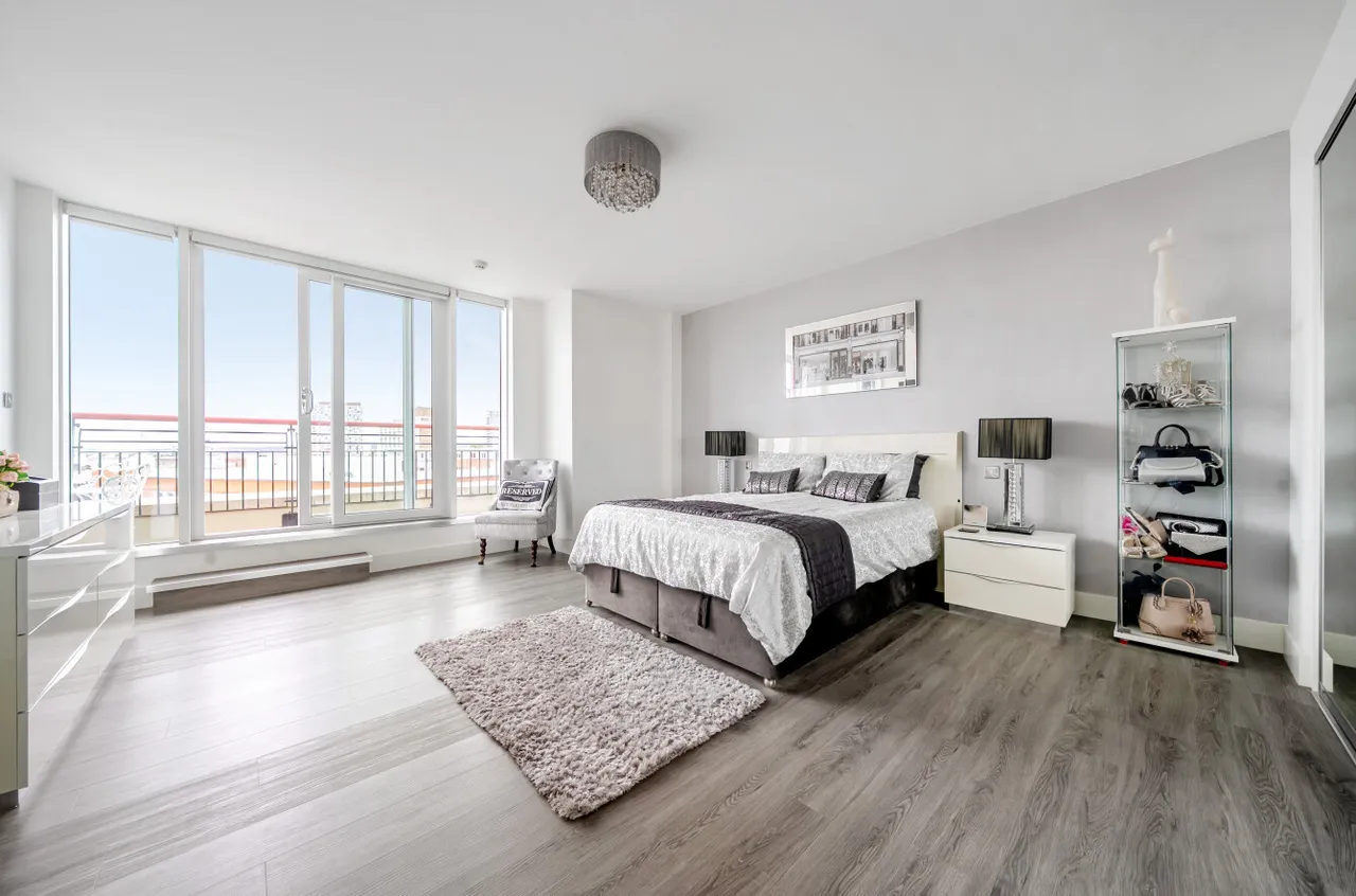 Penthouse Apartment, The Canalside, PO1, photo 6