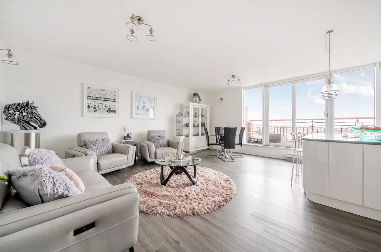 Penthouse Apartment, The Canalside, PO1, photo 5