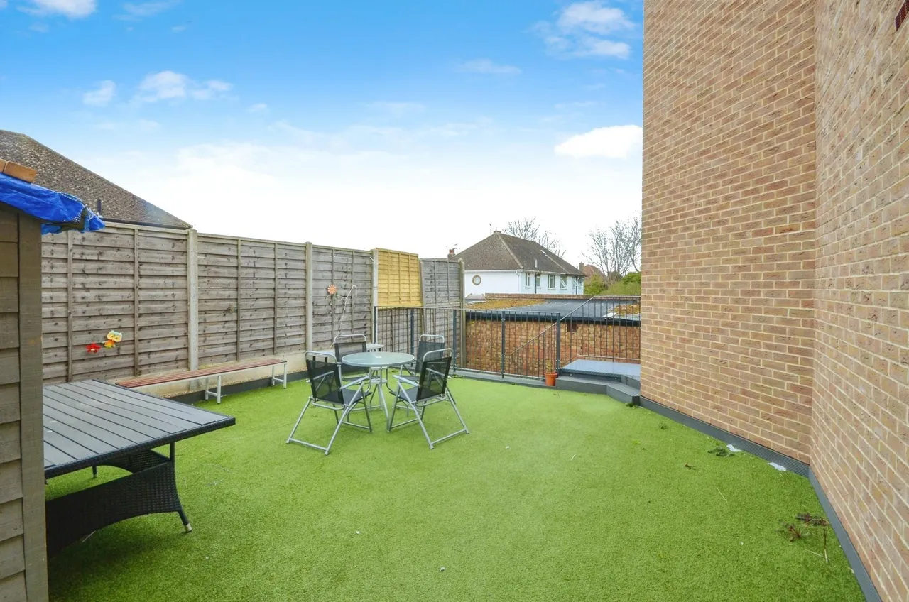 2 bed flat for sale, Alexandra Avenue, Harrow, HA2