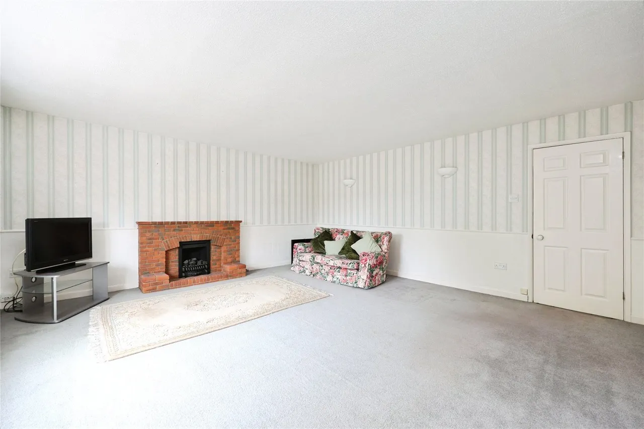 St. Johns Road, Newport, PO30, photo 7