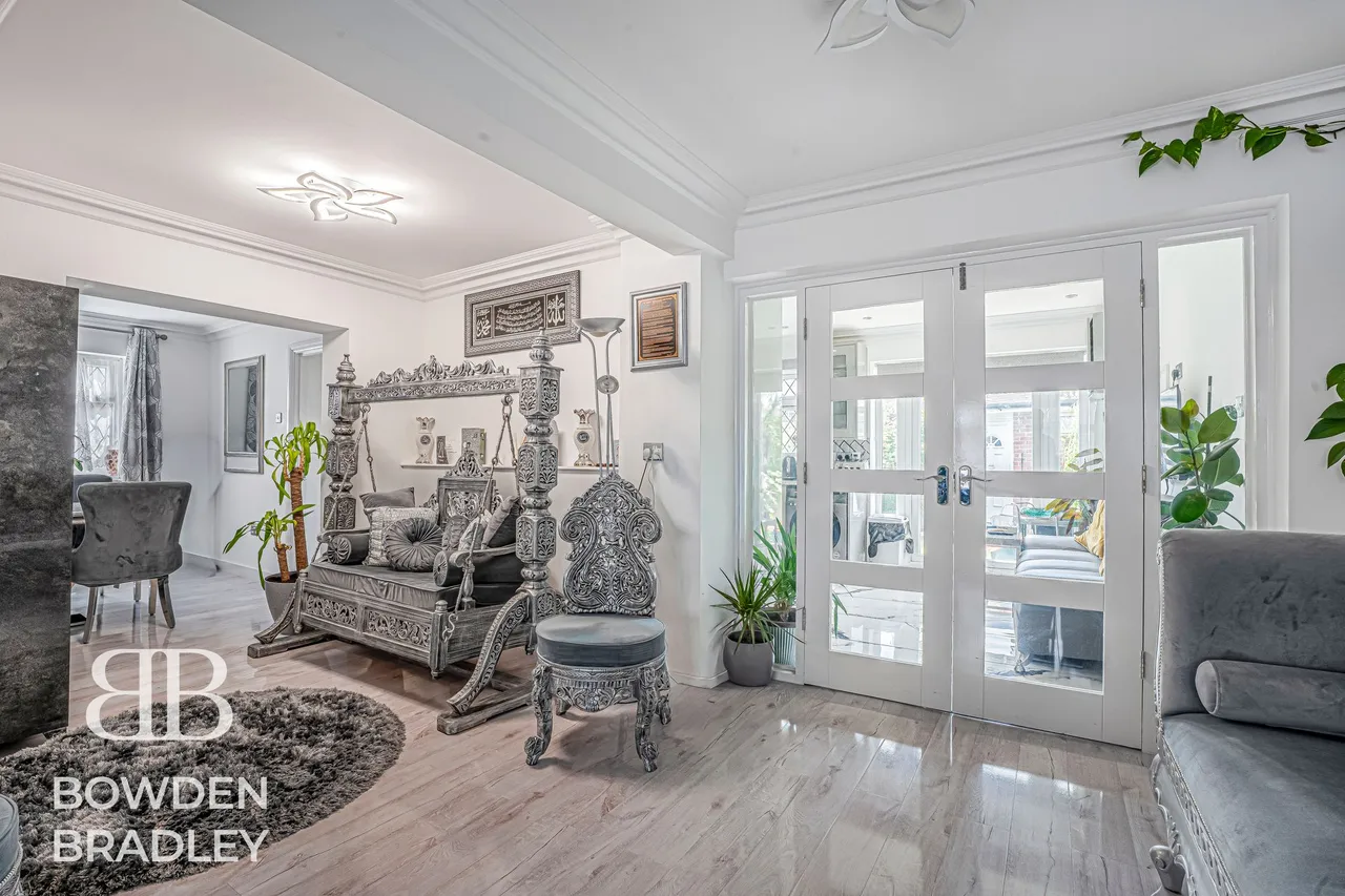 Charlotte Gardens, Collier Row, RM5, photo 6