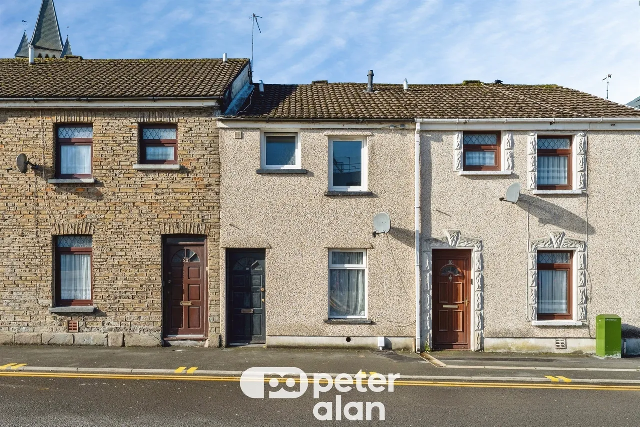 2 bed house for sale, Water Street, Neath, SA11