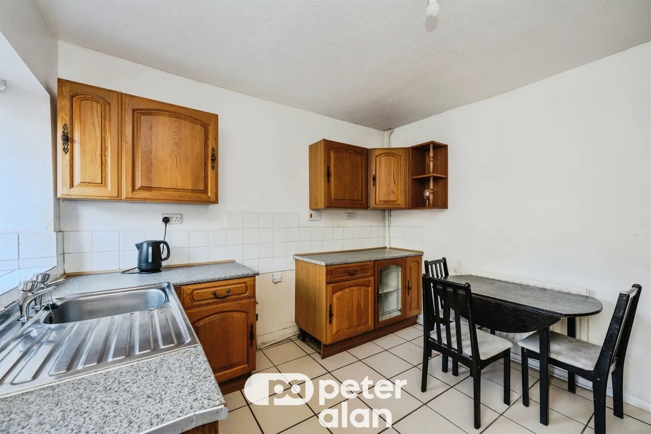 Water Street, Neath, SA11, photo 2