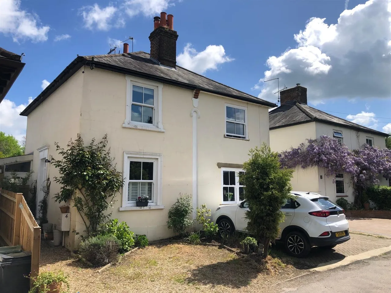 2 bed house for sale, Worple Road, Leatherhead, KT22