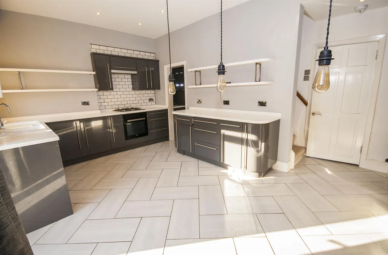 3 bed house to rent — Joseph Street, Radcliffe, Manchester, Lancashire, M26 1JX