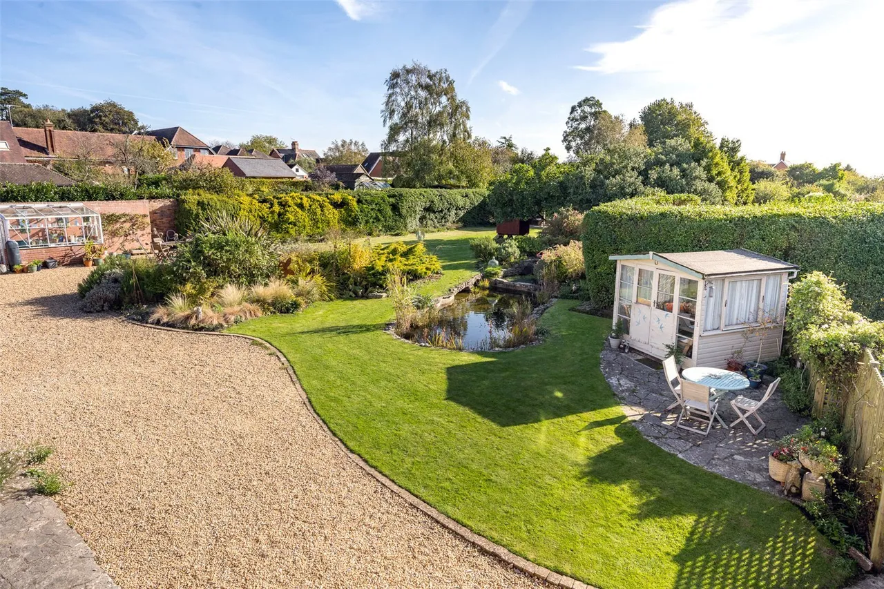 Salisbury Road, Blandford Forum, DT11, photo 19