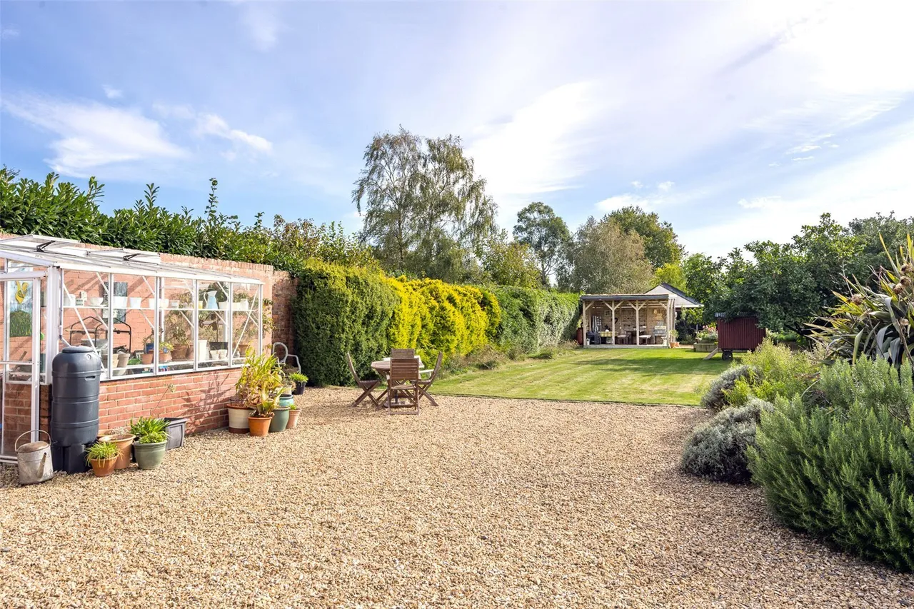 Salisbury Road, Blandford Forum, DT11, photo 18