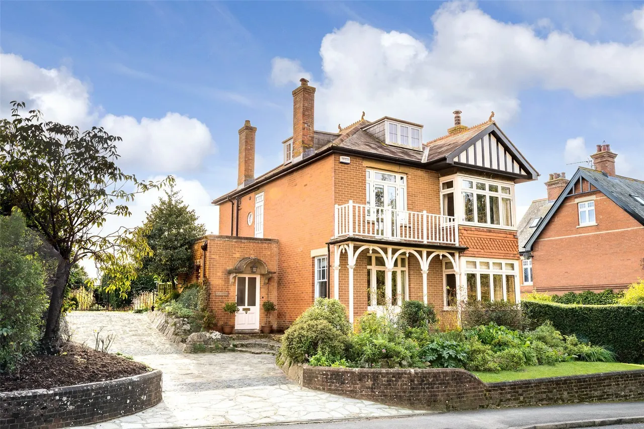 Salisbury Road, Blandford Forum, DT11, photo 15