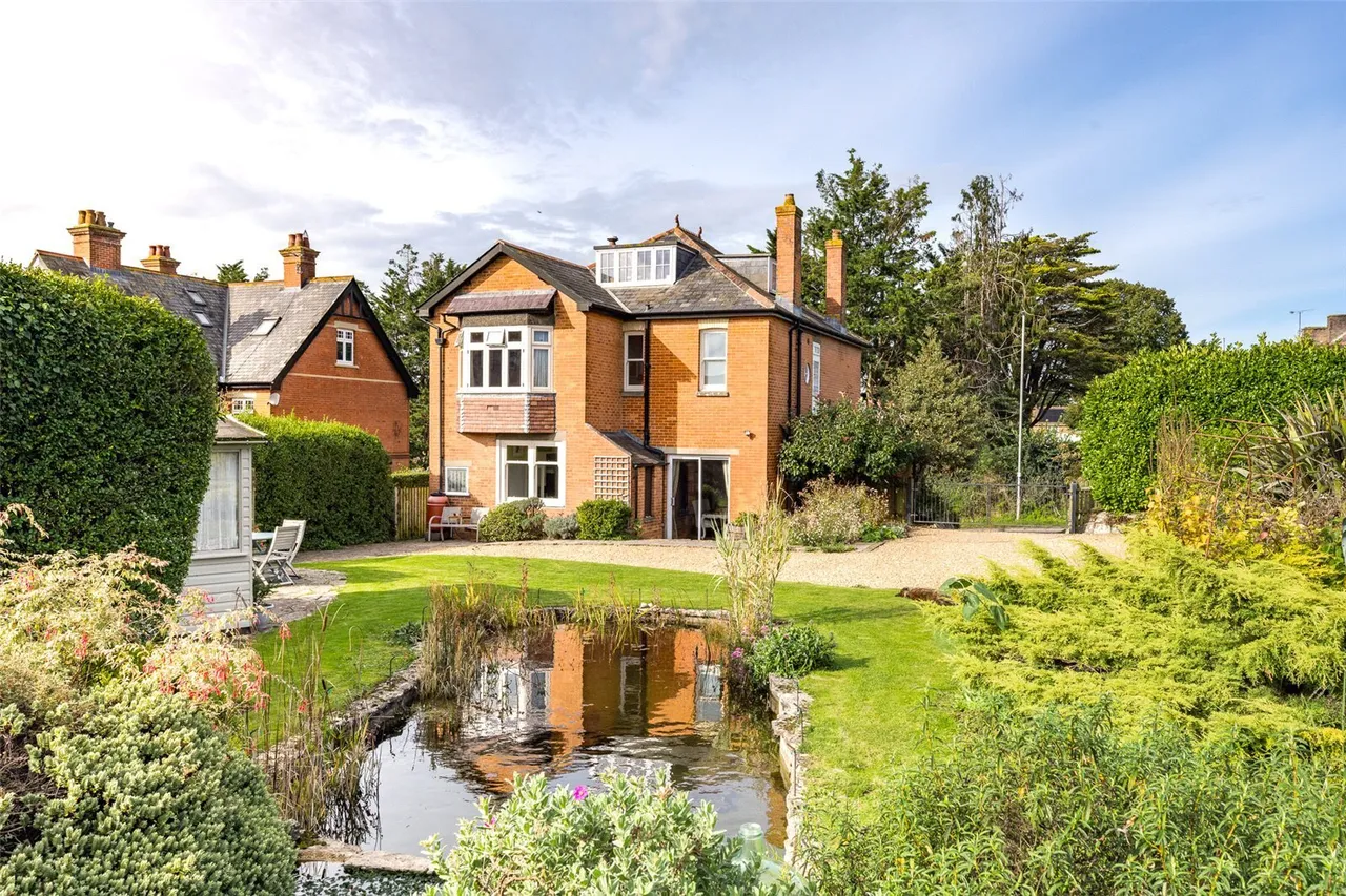 Salisbury Road, Blandford Forum, DT11, photo 17