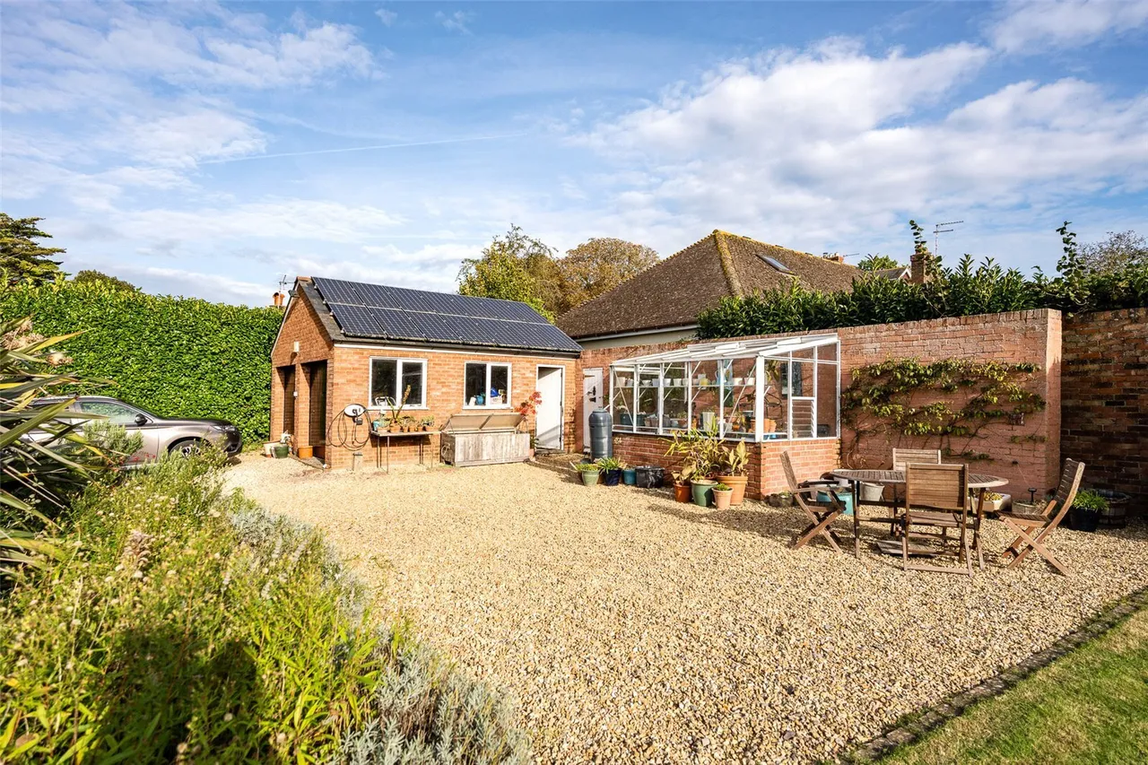 Salisbury Road, Blandford Forum, DT11, photo 16
