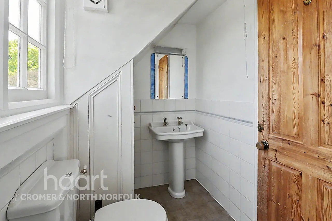 High Street, Overstrand, NR27, photo 21