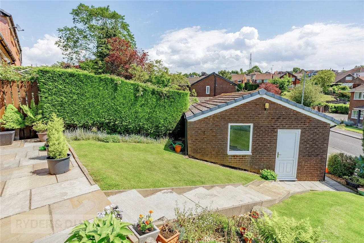 Glade Brow, Grotton, OL4, photo 19