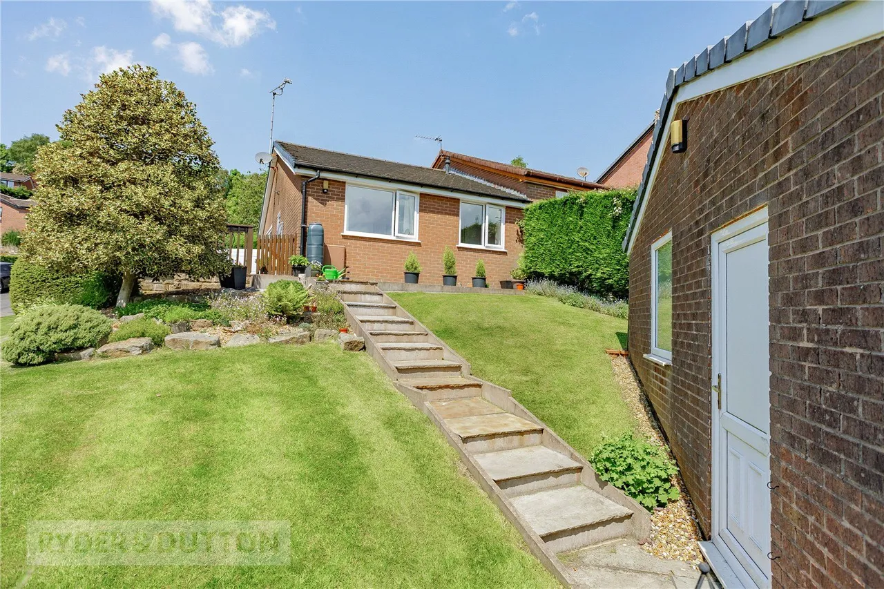 Glade Brow, Grotton, OL4, photo 20
