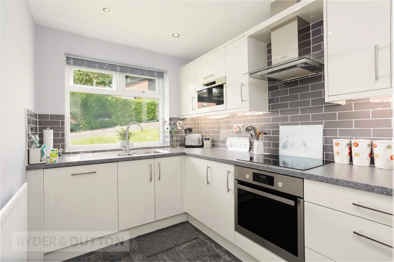 2 bed house for sale, Glade Brow, Grotton, OL4