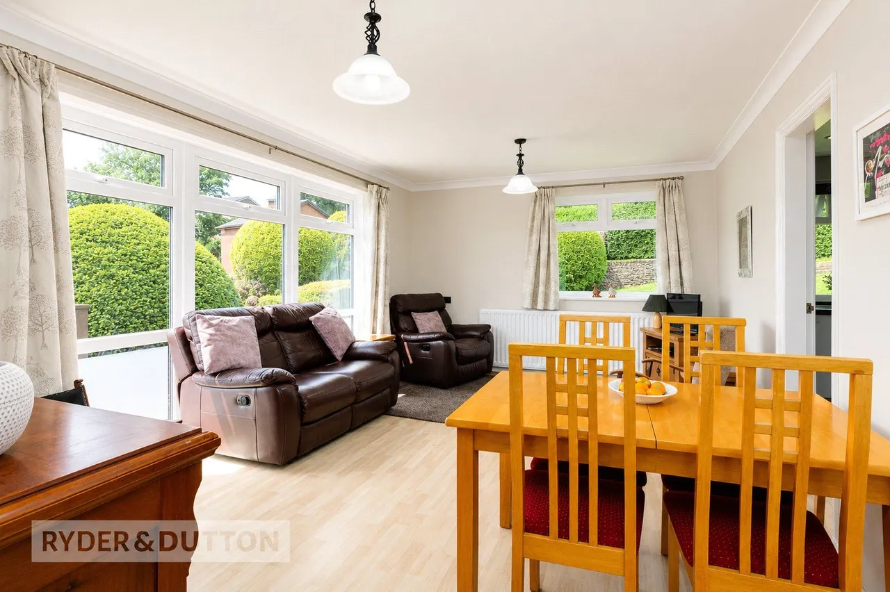 Glade Brow, Grotton, OL4, photo 6