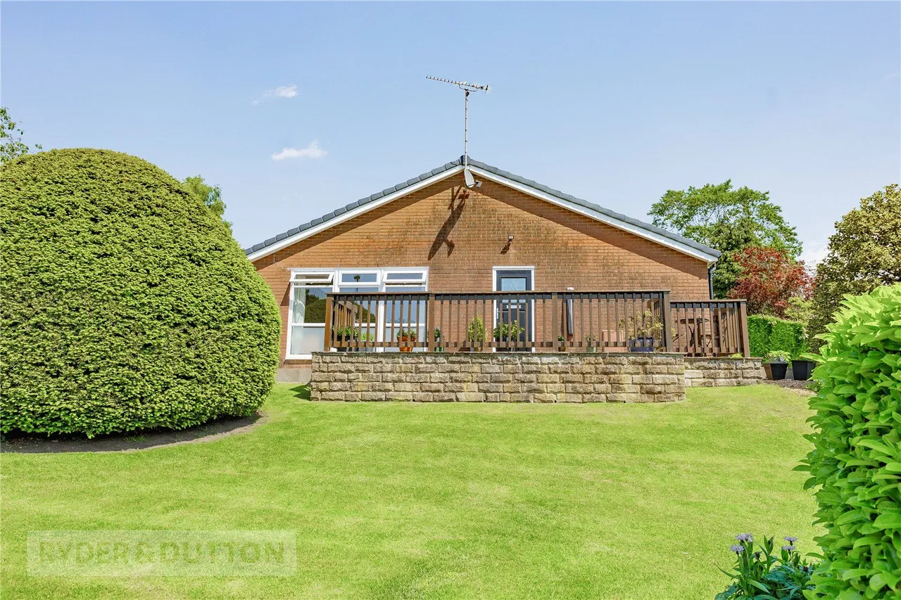 Glade Brow, Grotton, OL4, photo 18