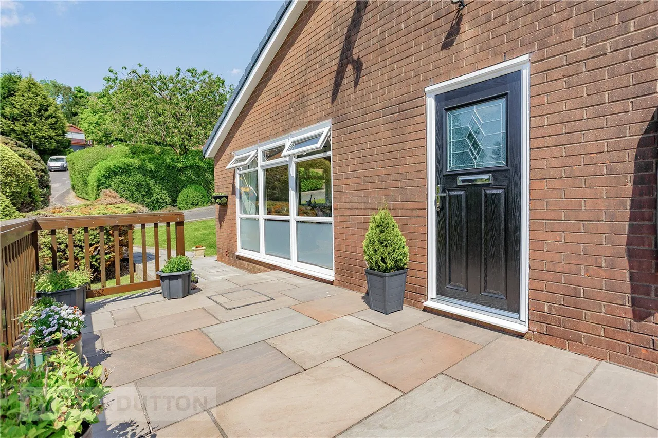 Glade Brow, Grotton, OL4, photo 15