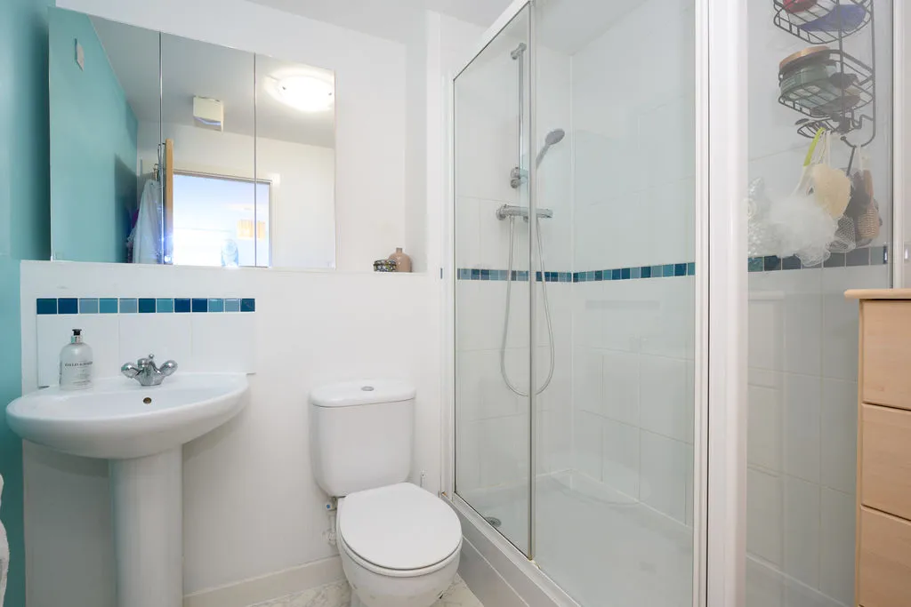 Victoria Avenue, West Molesey KT8 1TL, photo 7