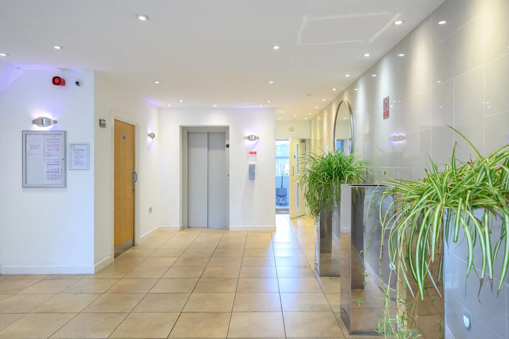 Victoria Avenue, West Molesey KT8 1TL, photo 12