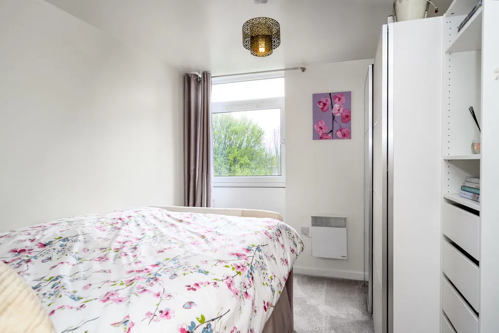 Victoria Avenue, West Molesey KT8 1TL, photo 8