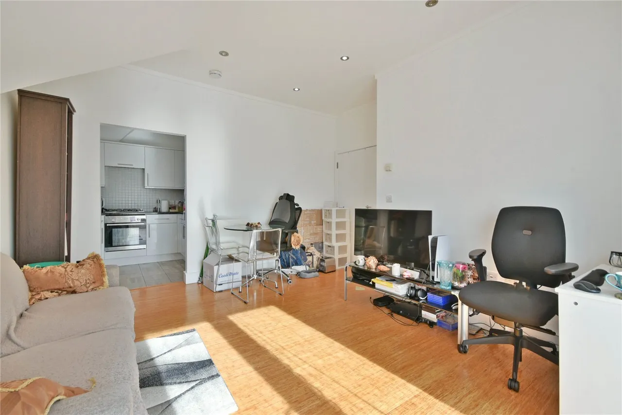 Kilburn High Road, Kilburn, NW6, photo 13