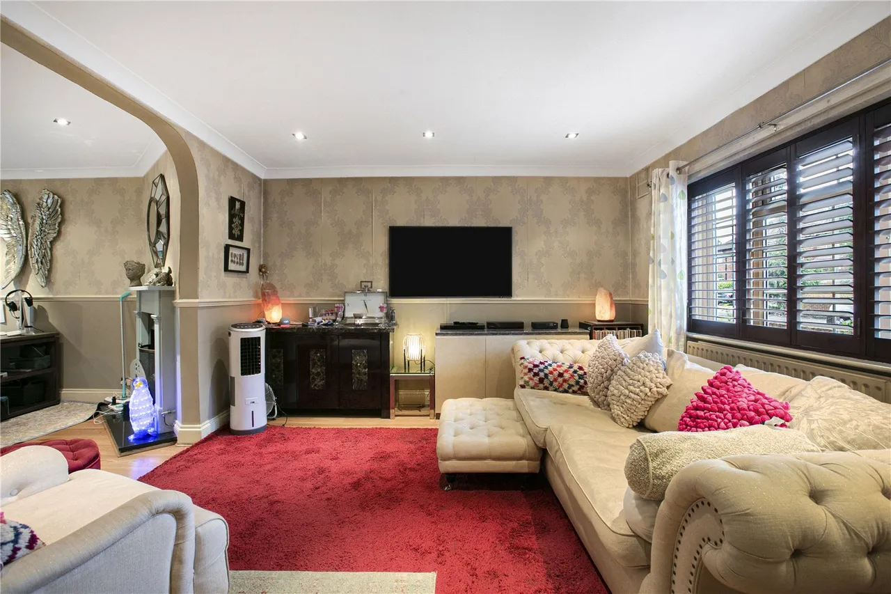 Mill Farm Crescent, Whitton, TW4, photo 7