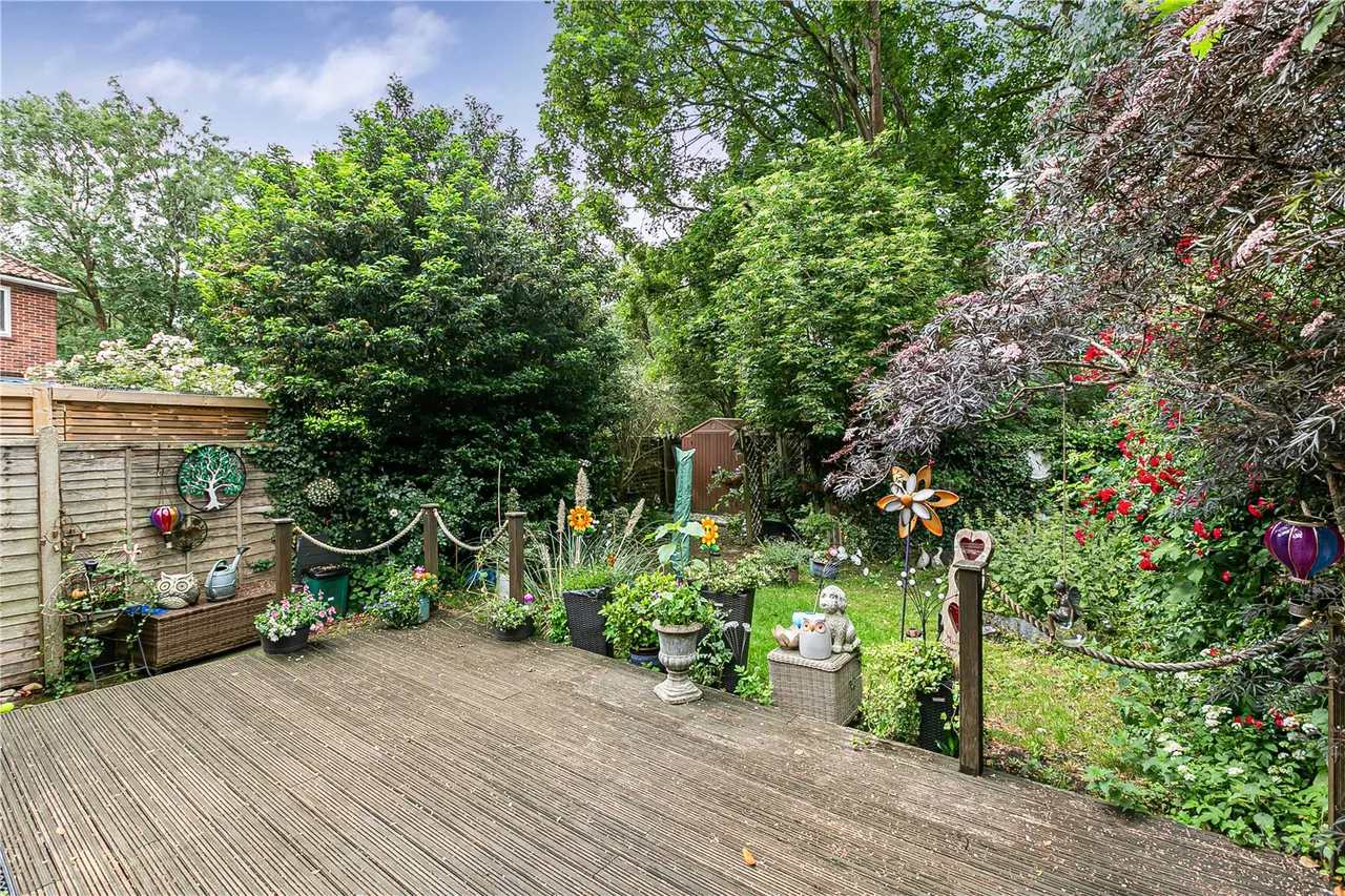 Mill Farm Crescent, Whitton, TW4, photo 13