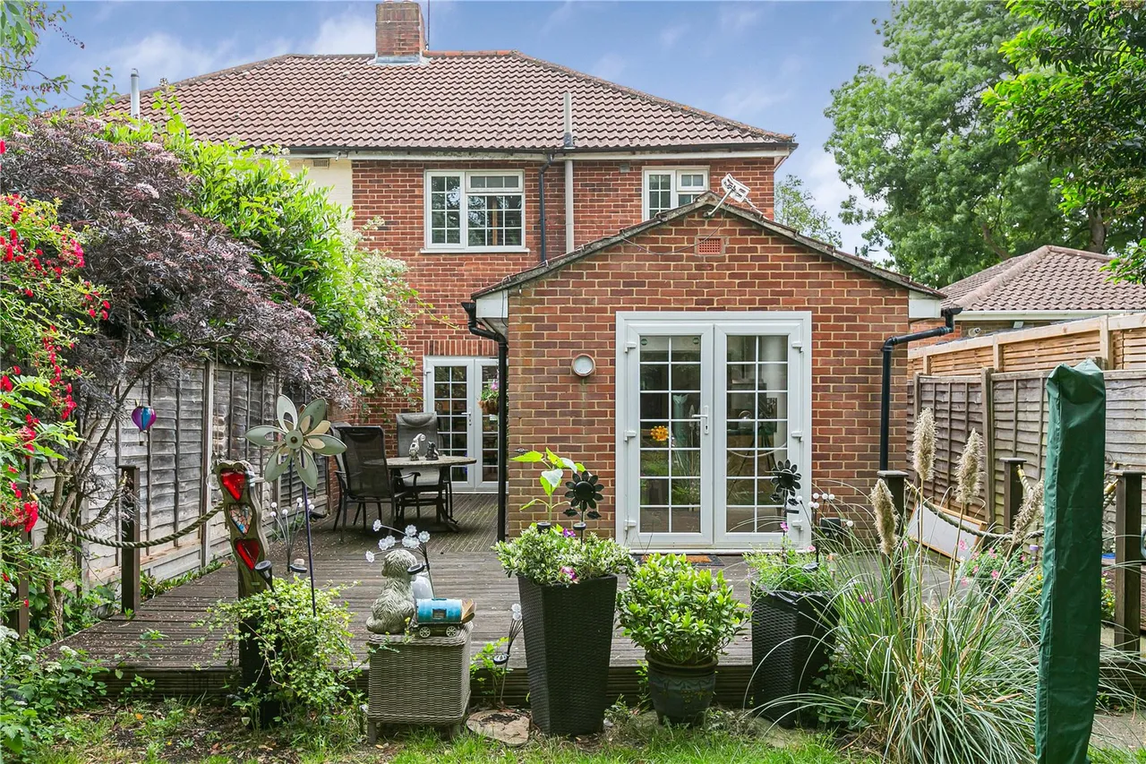 Mill Farm Crescent, Whitton, TW4, photo 17