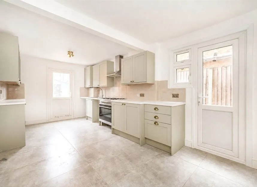 Charlton Road, Willesden, NW10, photo 4
