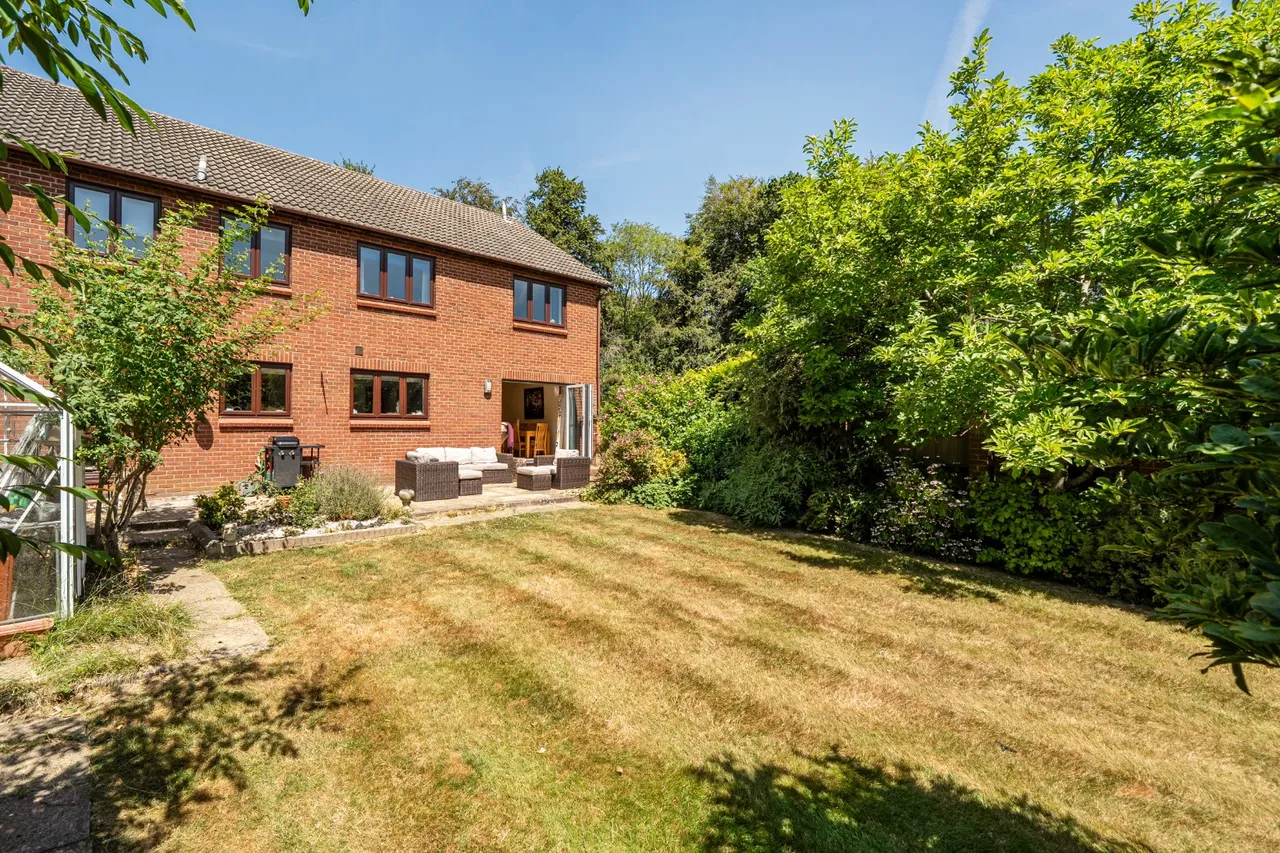 Sparrowgrove, Otterbourne, SO21, photo 17