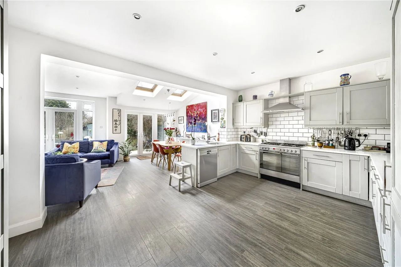 Ormond Drive, Hampton, London, TW12 2TN, photo 2