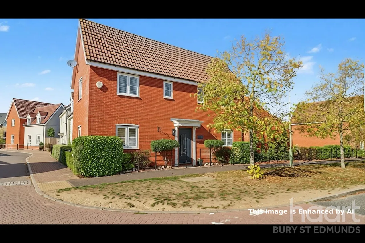 4 bed house for sale, Airfield Road, Bury St Edmunds, IP32