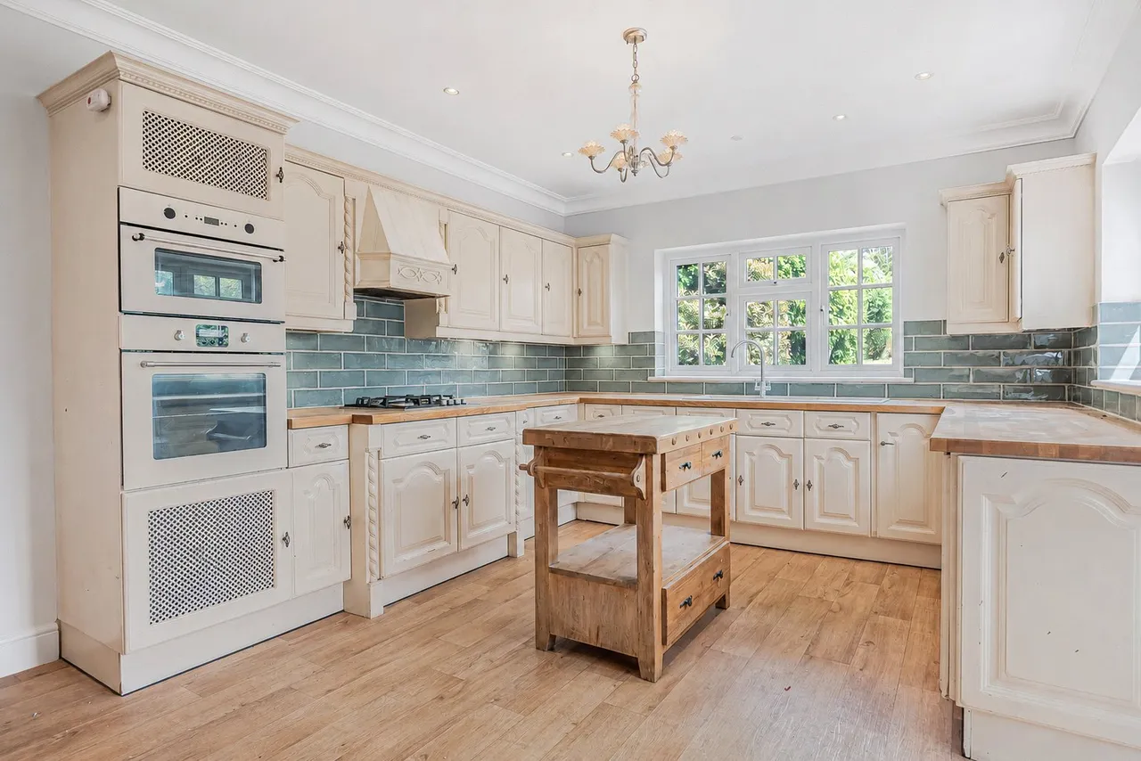 The Avenue, Potters Bar, Hertfordshire, EN6 1EG, photo 5