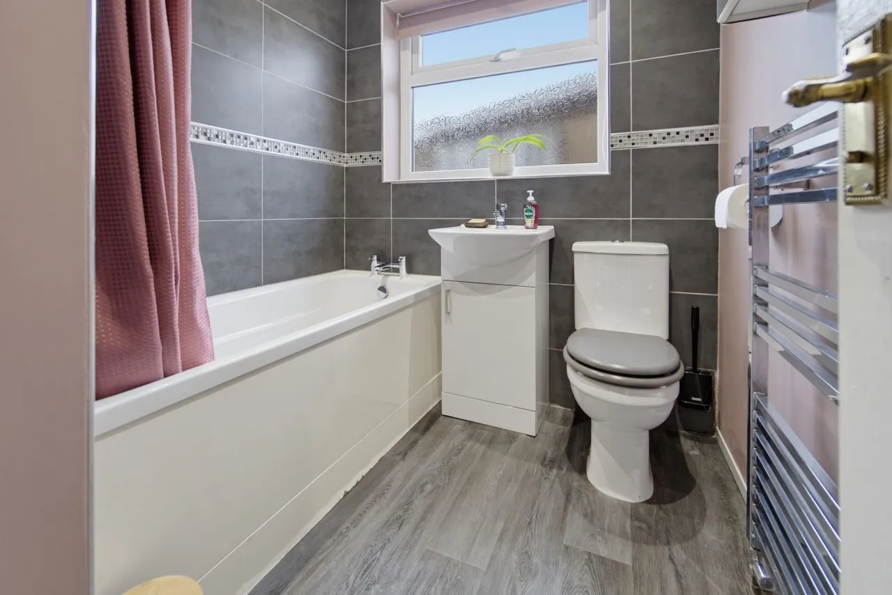 St. Lawrence Avenue, Snaith, DN14, photo 15