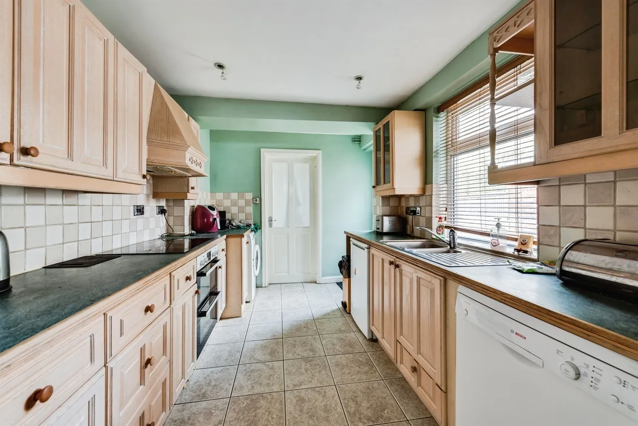 Bright Street, Swindon, SN2, photo 8